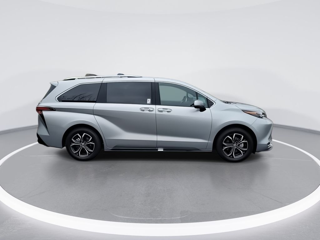 2025 Toyota Sienna Platinum 9