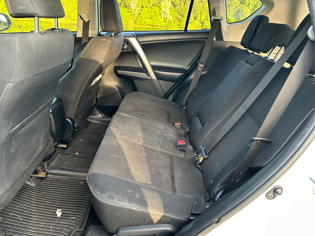 Thumbnail: 2018 Toyota RAV4 - 12