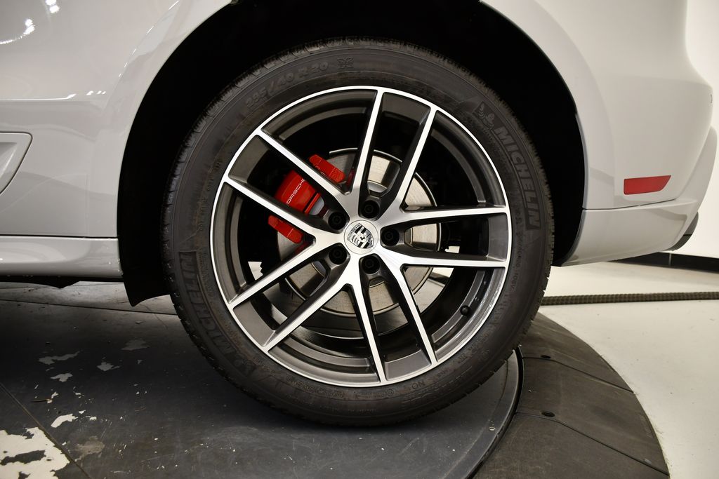 Thumbnail: 2026 Porsche Macan - 17