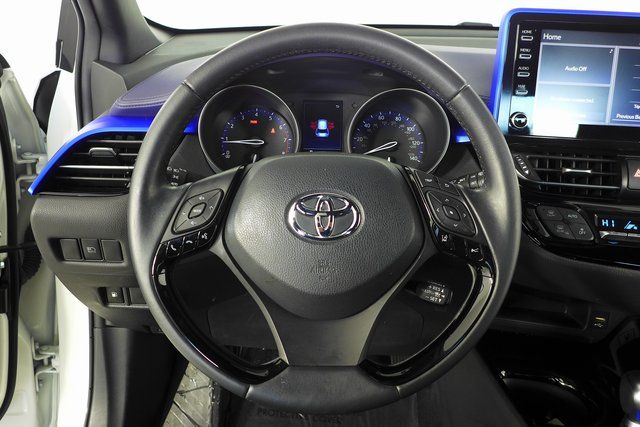 2020 Toyota C-HR XLE 25