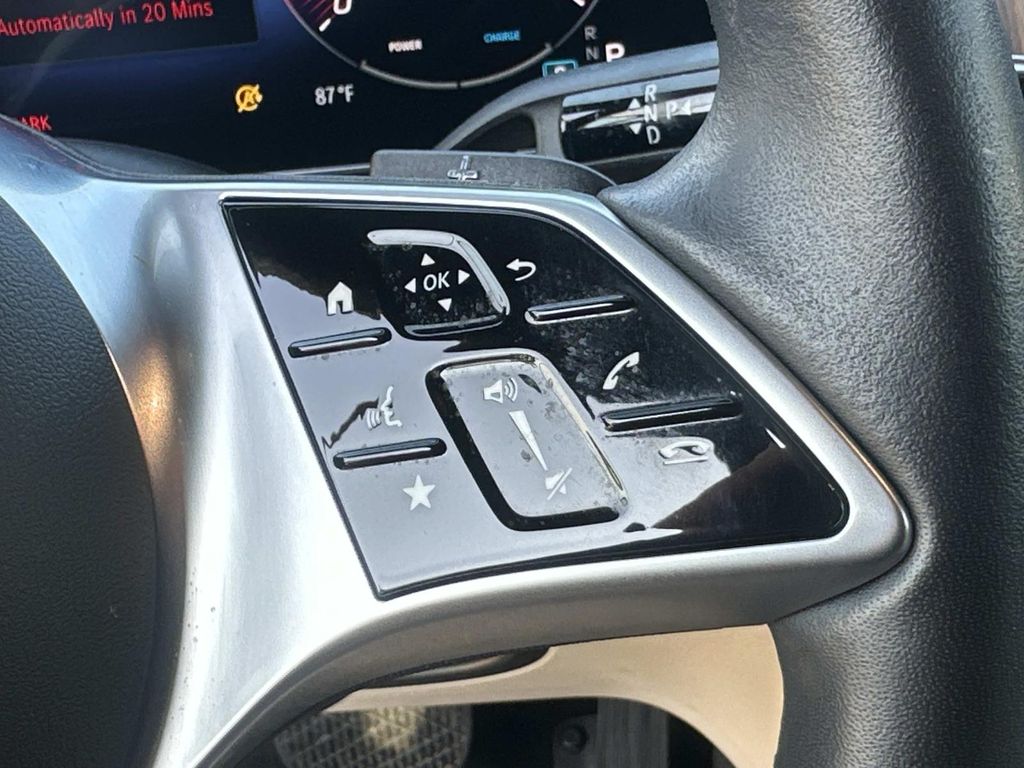 Thumbnail: 2023 Mercedes-Benz GLC - 27