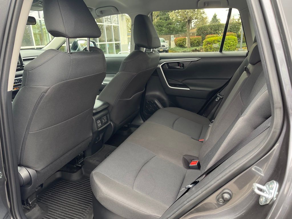 2021 Toyota RAV4 Hybrid LE