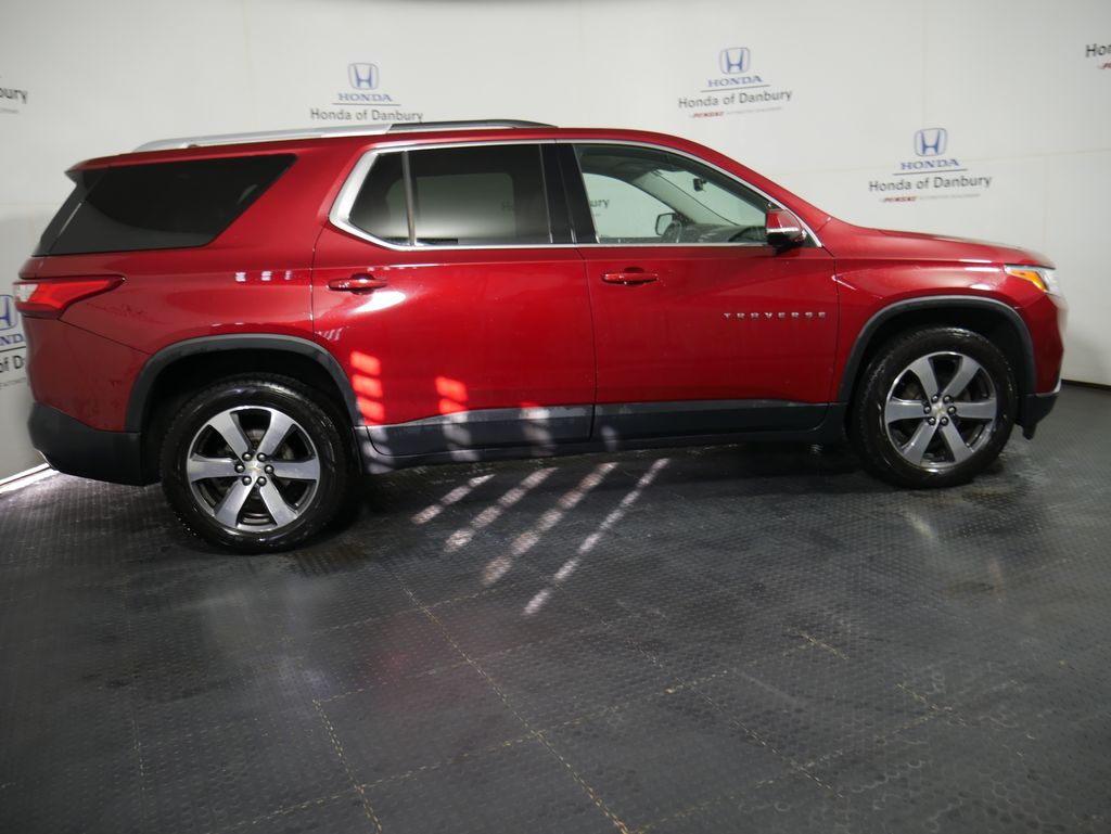 Thumbnail: 2018 Chevrolet Traverse - 3