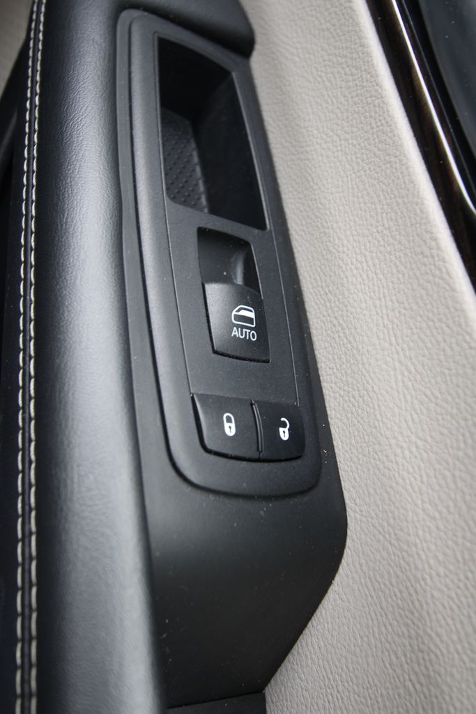 Used 2023 Chrysler Pacifica Hybrid Van