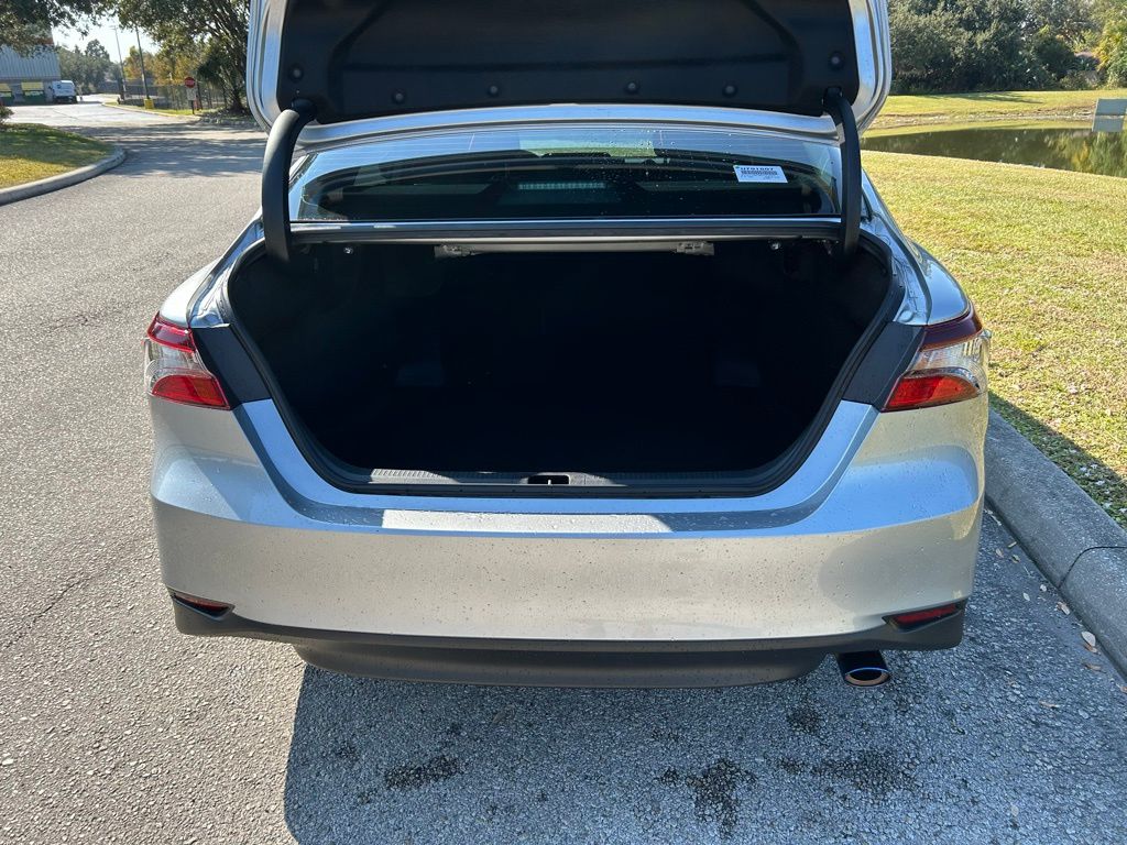 Thumbnail: 2023 Toyota Camry - 10