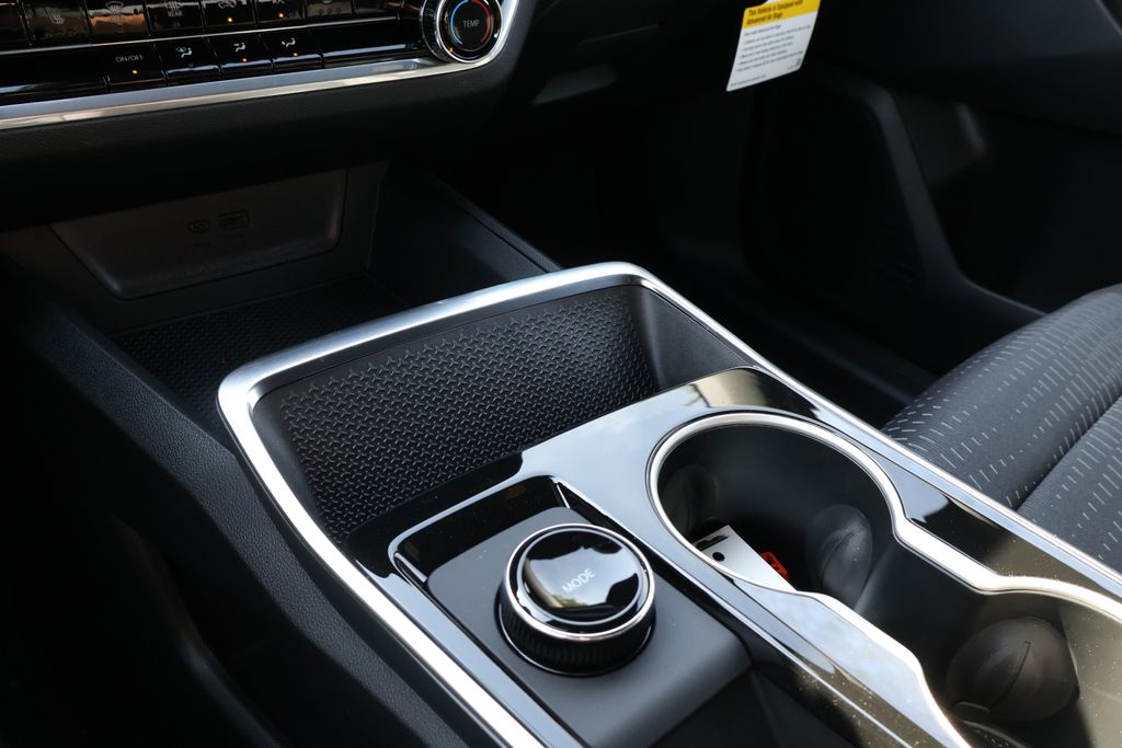 Thumbnail: 2027 Chevrolet Equinox - 32