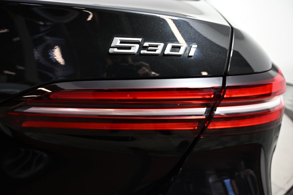 Thumbnail: 2026 BMW 5 Series - 11