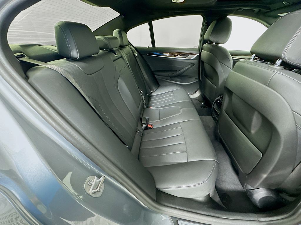 Thumbnail: 2023 BMW 5 Series - 28