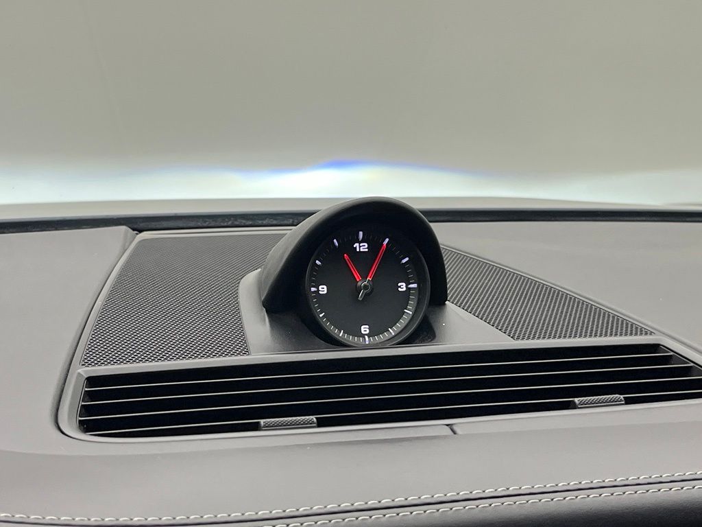 Thumbnail: 2020 Porsche Panamera - 29