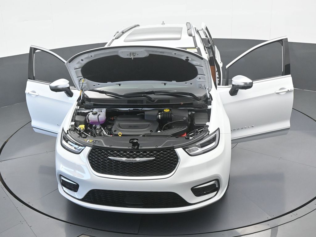 New 2026 Bright White Clearcoat Chrysler Pinnacle image 82