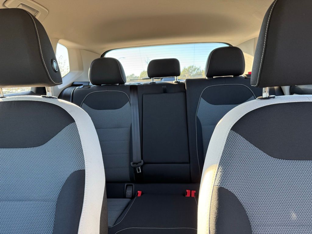 Thumbnail: 2025 Volkswagen Taos - 20