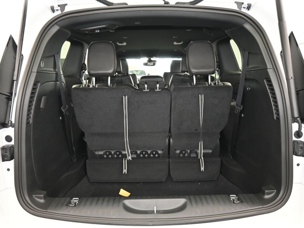 New 2026 Bright White Clearcoat Chrysler Select image 34