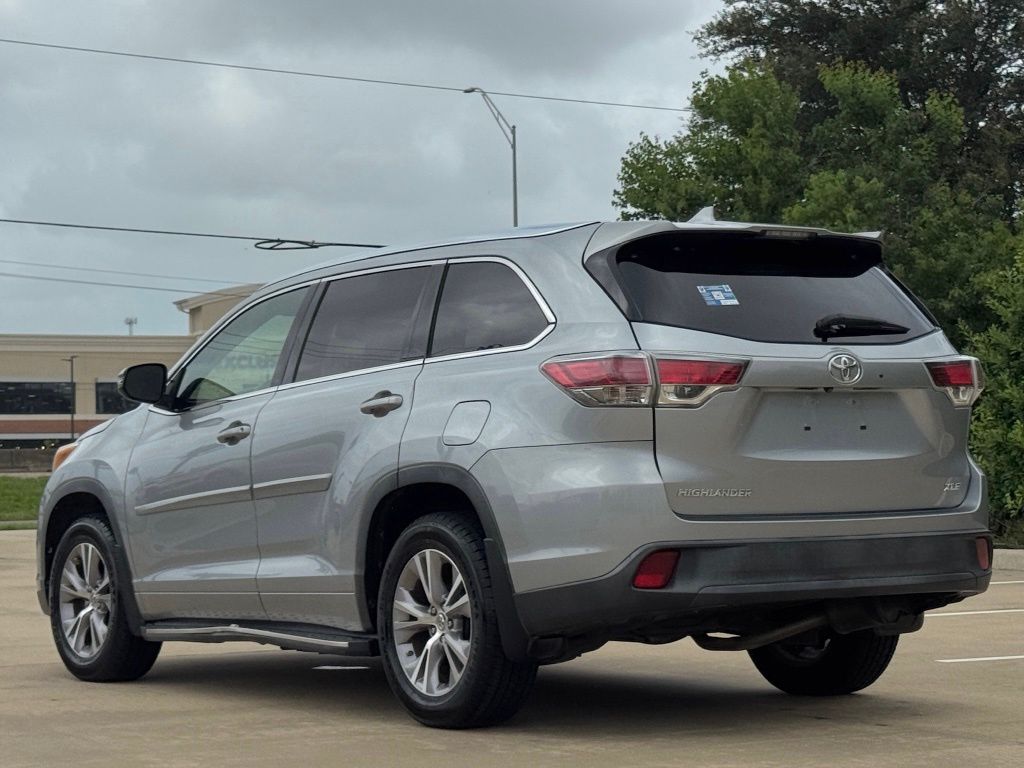 2015 Toyota Highlander XLE V6 Silver at Autostrade