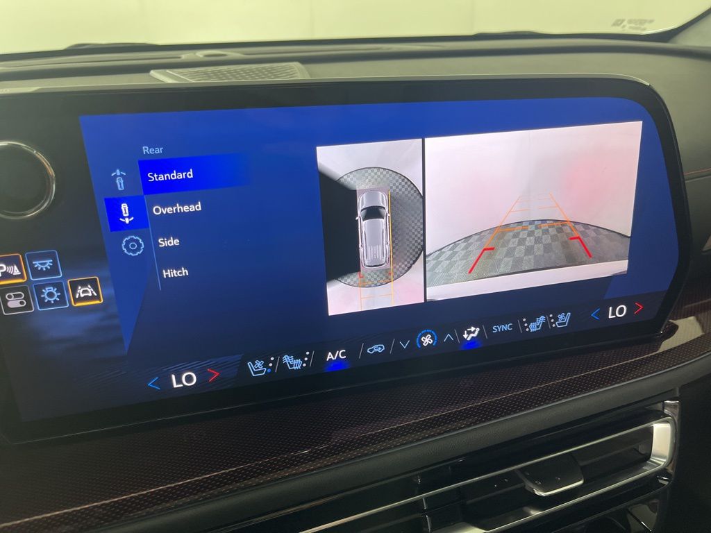 Thumbnail: 2024 Chevrolet Traverse - 31