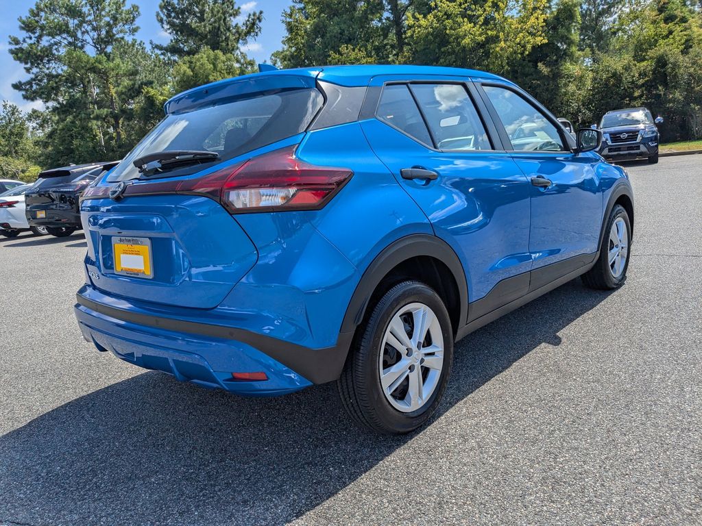 New 2025 Nissan Kicks Play SUV