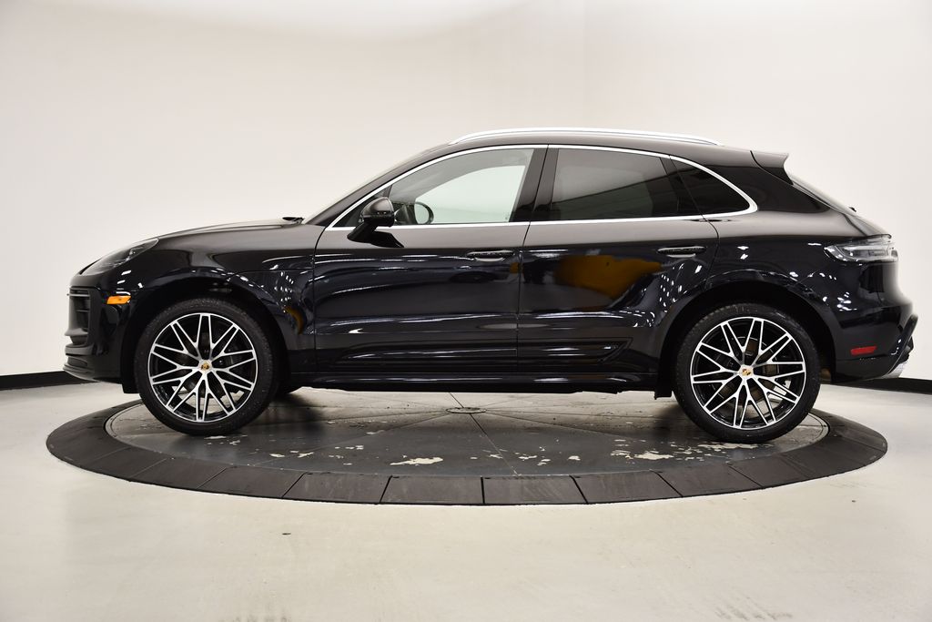 2024 Porsche Macan  2