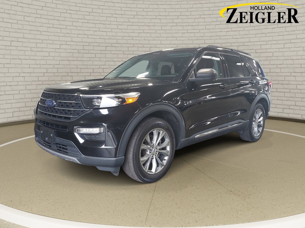 Black Metallic 2022 Ford Explorer SUV / Crossover All-Wheel Drive Automatic