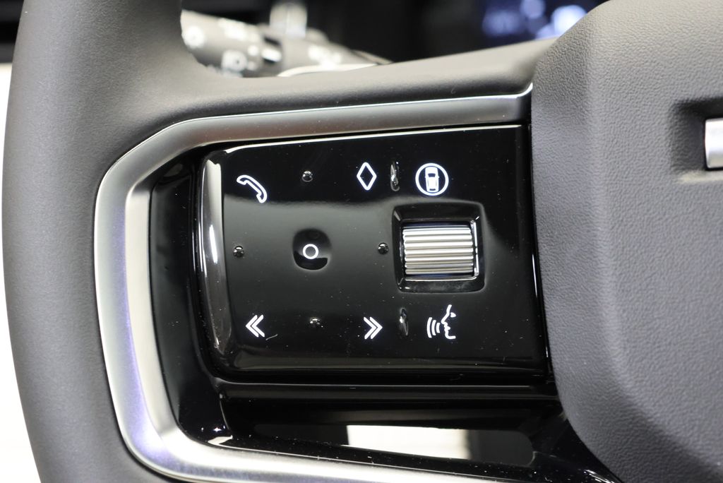 Thumbnail: 2026 Land Rover Discovery Sport - 17