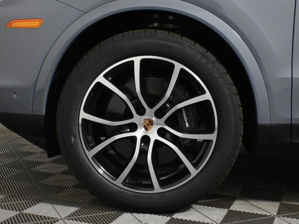 Thumbnail: 2025 Porsche Cayenne - 13