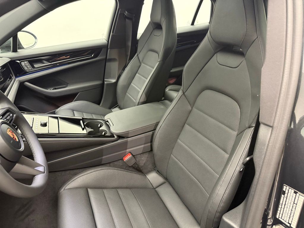 Thumbnail: 2026 Porsche Panamera - 5