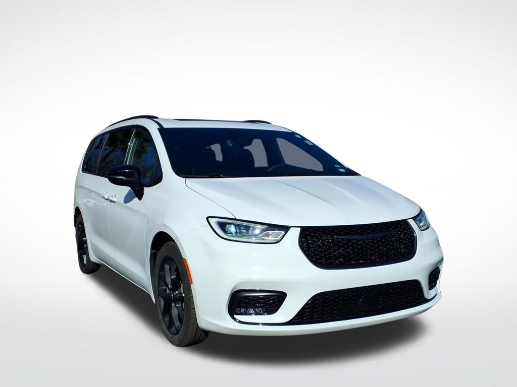 2025 Chrysler Pacifica Limited FWD