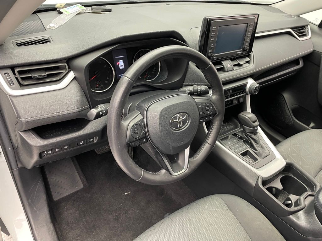 2021 Toyota RAV4 XLE 11