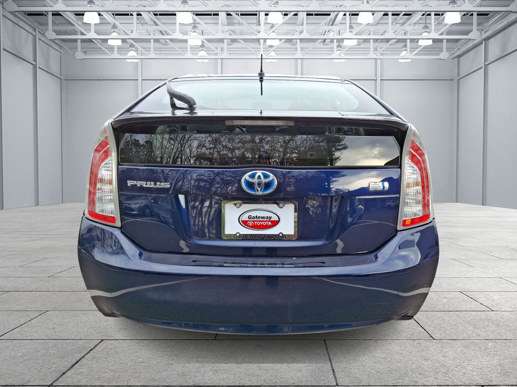 2014 Toyota Prius Two 5