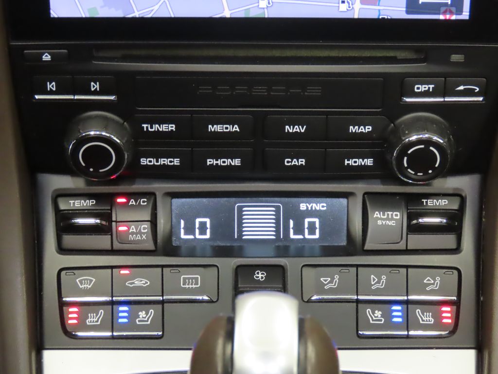 Thumbnail: 2017 Porsche 911 - 26