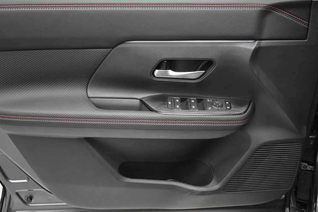 Thumbnail: 2026 Nissan Kicks - 9