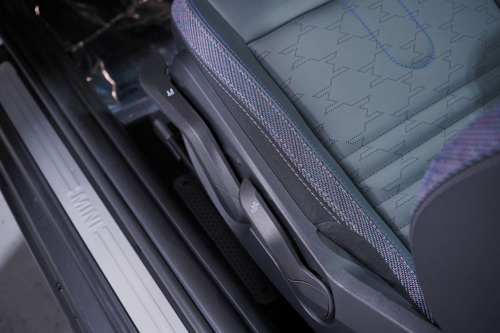 Thumbnail: 2025 MINI Cooper - 14