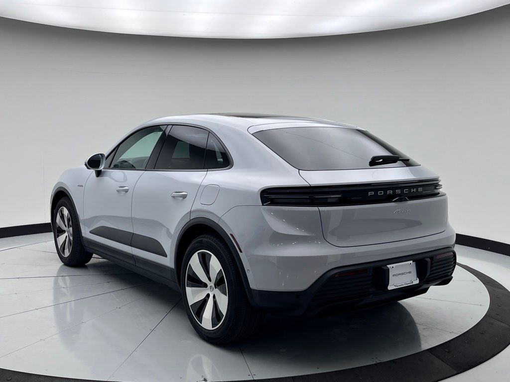 Thumbnail: 2025 Porsche Macan - 3