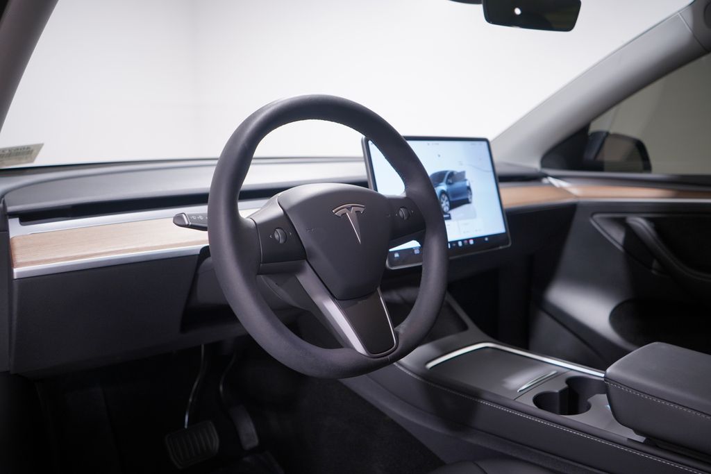 Thumbnail: 2024 Tesla Model Y - 6