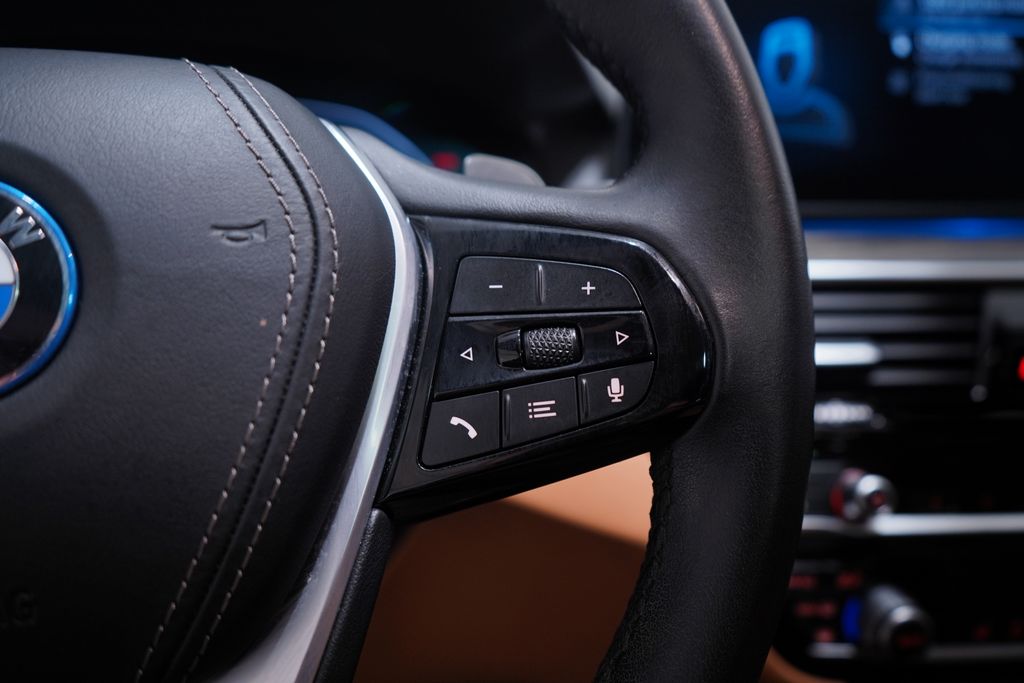 2022 BMW 5 Series 530e iPerformance 21
