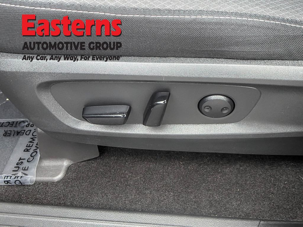 2022 Nissan Pathfinder SV - Photo 23