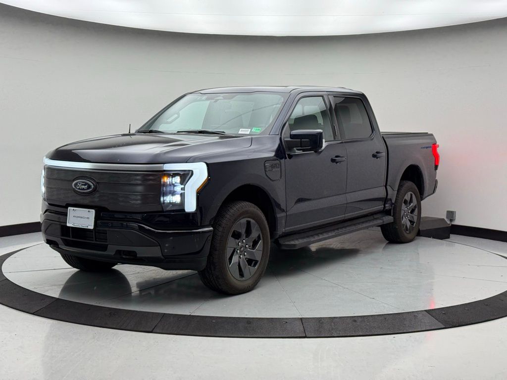 2023 Ford F-150 Lightning Lariat's photo