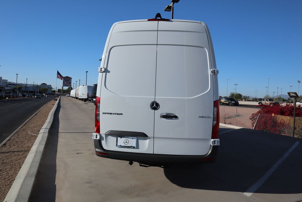 2025 Mercedes-Benz Sprinter 3500 6