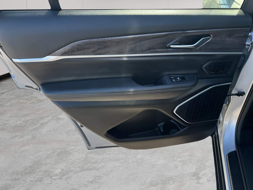 Used Car 2022 Jeep Grand Cherokee L  Limited For Sale Under $35,000 In Austin, Texas