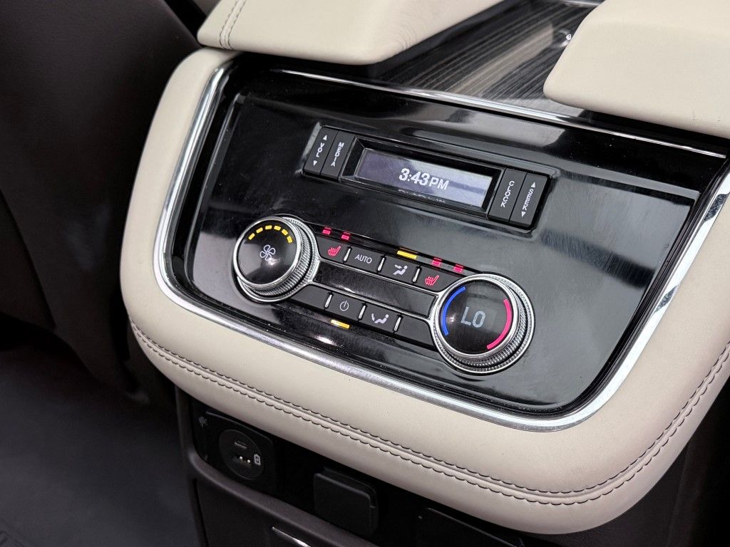 Thumbnail: 2021 Lincoln Navigator - 27