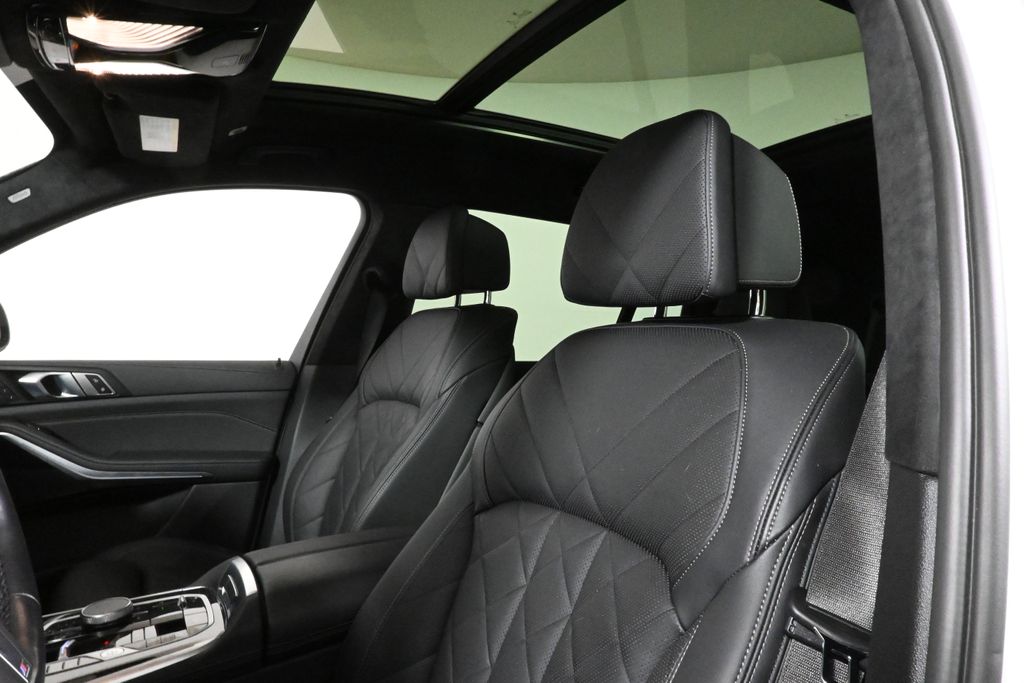 Thumbnail: 2023 BMW X7 - 4