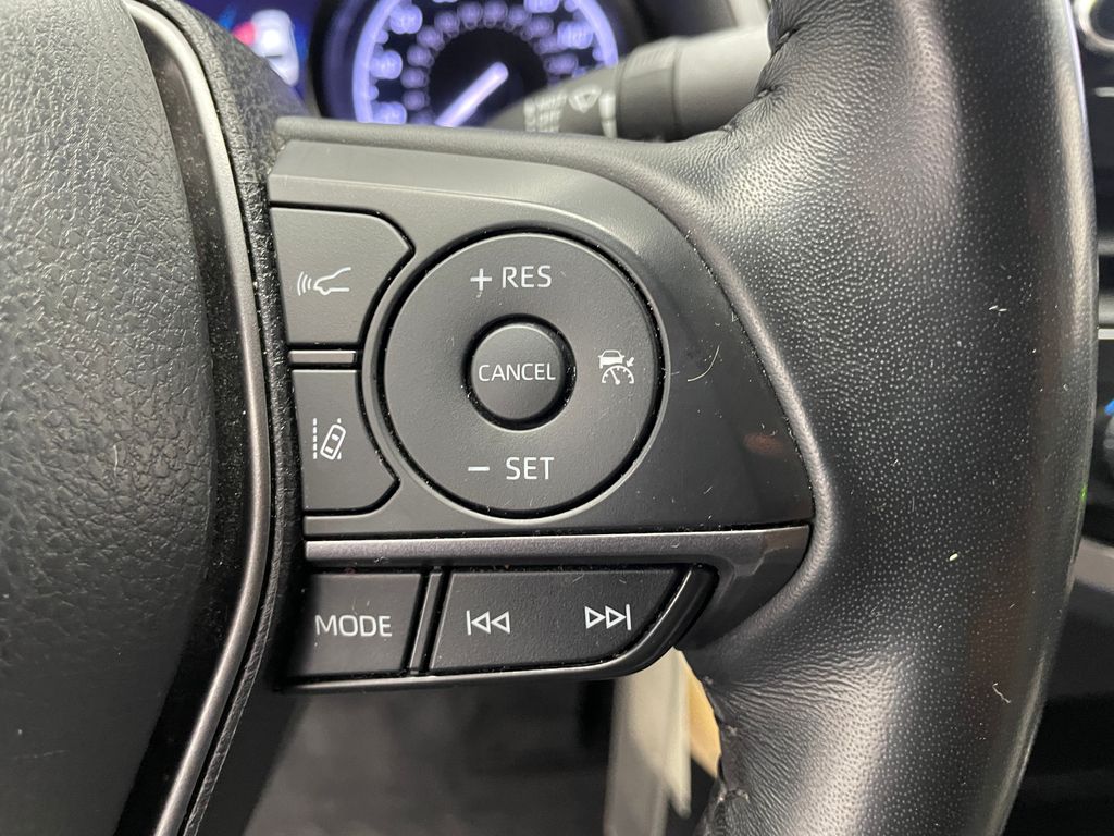 Thumbnail: 2022 Toyota Camry - 23