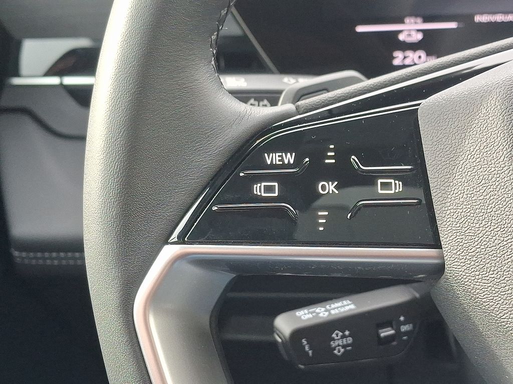 Thumbnail: 2025 Audi Q6 e-tron - 20