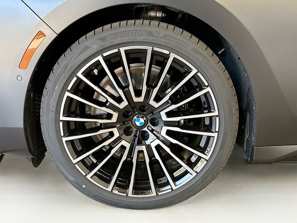Thumbnail: 2026 BMW 7 Series - 31