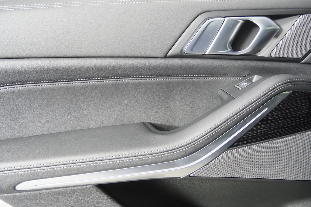 Thumbnail: 2026 BMW X5 - 14