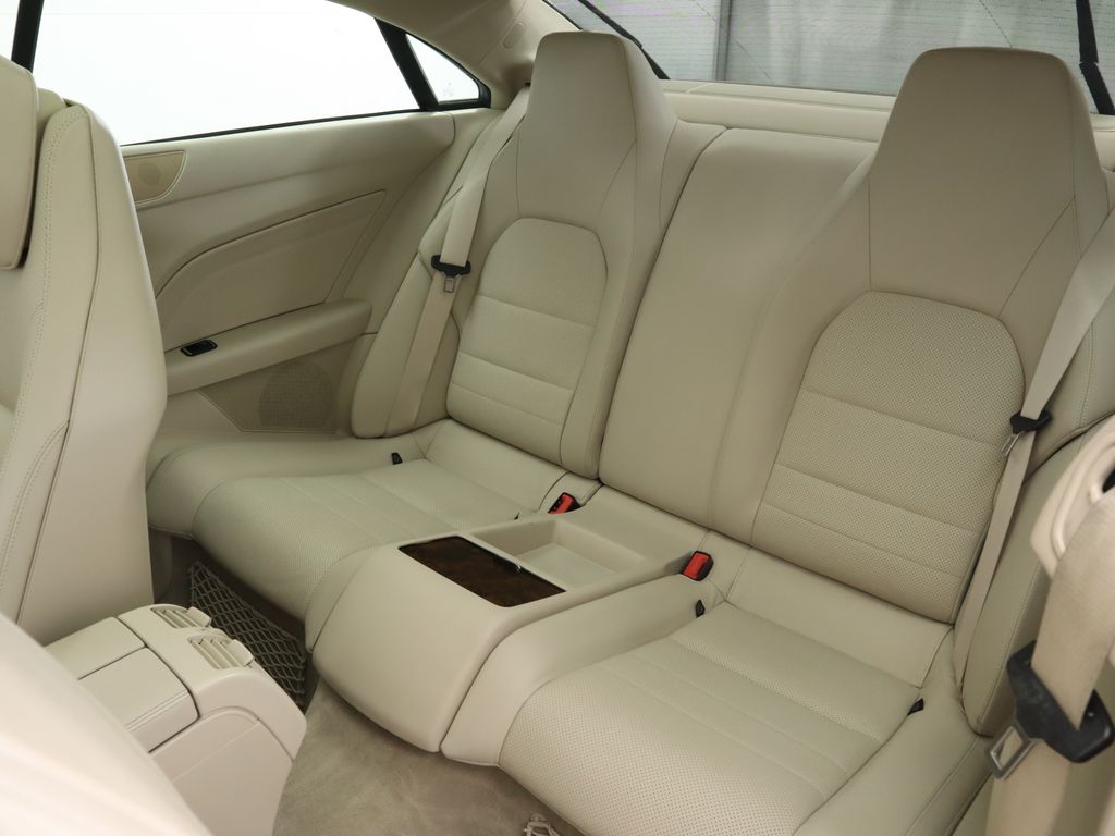 Thumbnail: 2014 Mercedes-Benz E-Class - 22