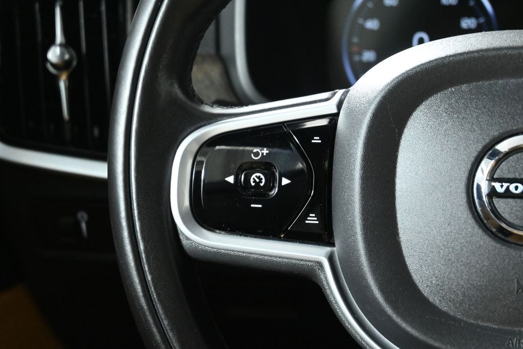 Thumbnail: 2020 Volvo S90 - 17