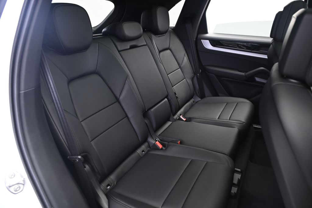Thumbnail: 2025 Porsche Cayenne - 19