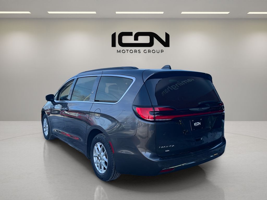 Used 2022 Chrysler Pacifica Van