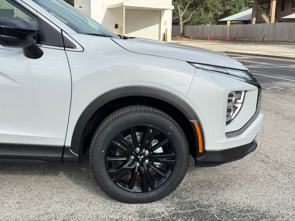 2025 Mitsubishi Eclipse Cross LE photo 10