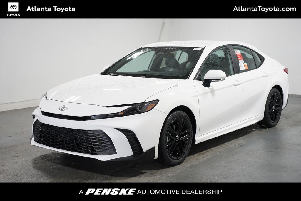 2025 Toyota Camry SE Hero Image
