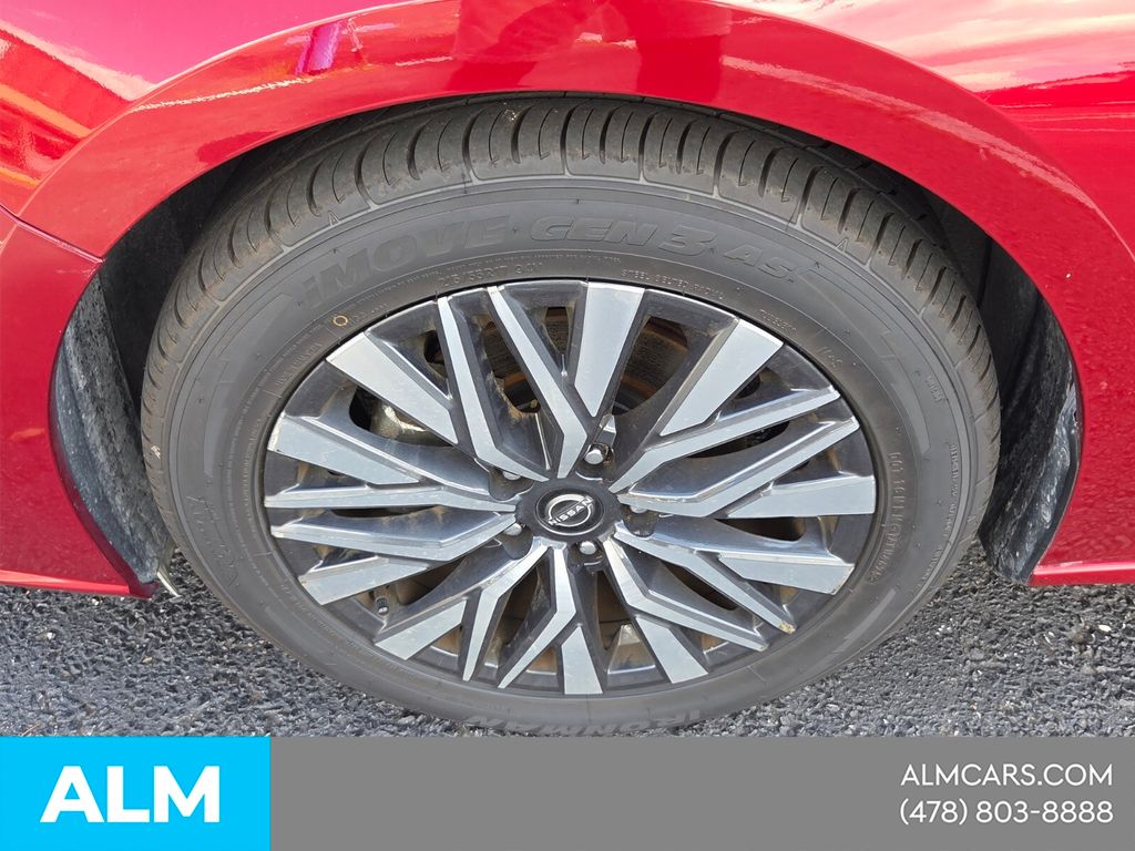 Used 2025 Red Nissan 2.5 SV image 19